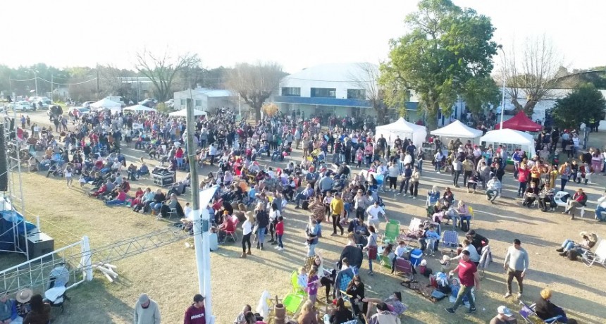 Una multitud se congregó en El Paraíso para celebrar un nuevo aniversario de la Independencia