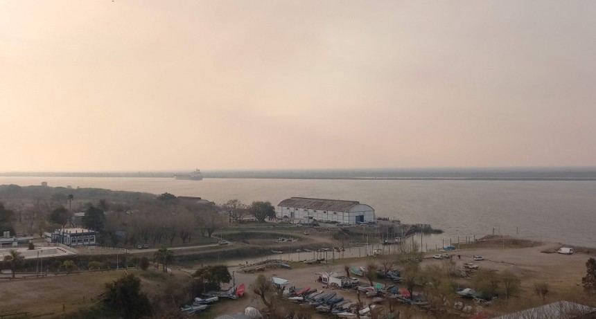 La ciudad de Ramallo sufre el impacto de los incendios en las Islas de Entre Ríos