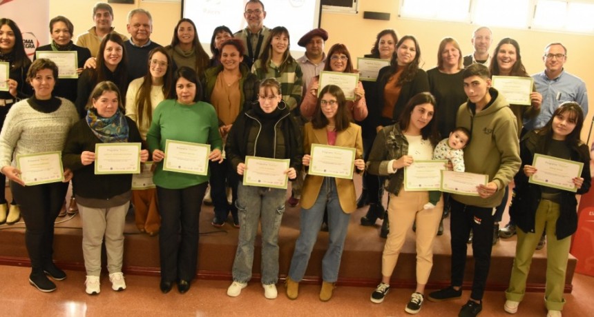 ¡Celebrando la creatividad local! Seis emprendimientos brillan en la 4º edición del Programa Raíces