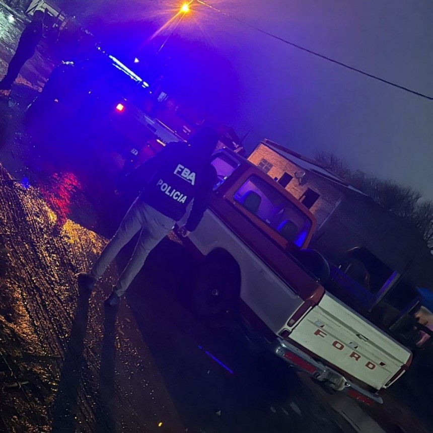 Autoridades policiales recuperaron una camioneta robada