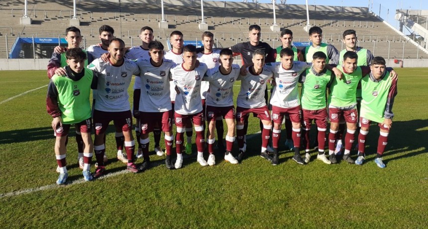 Torneo Federal A: Defensores empató con Douglas y es puntero con Sportivo Belgrano 