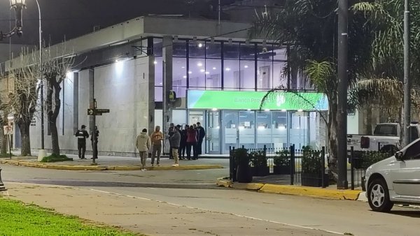 Entr&oacute; al banco y escap&oacute;, ahora lo buscan por la ciudad