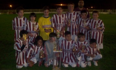 Newell´s de Rosario y Paraná de San Pedro fueron los Campeones del Torneo 68º Aniversario Granate