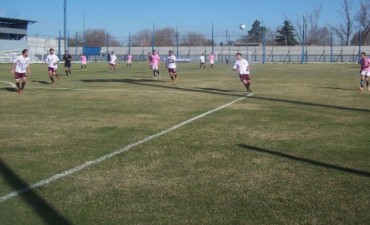 Defensores derrotó a Tiro Federal de Rosario en un amistoso