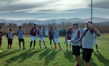 Defensores llegó a Salta con un solo objetivo