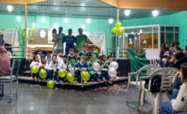 Los Andes presentó su nueva camiseta