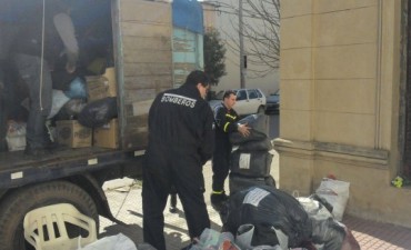 Bomberos entregó las donaciones para los inundados en Caritas Arrecifes