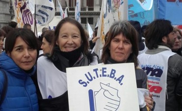 SUTEBA Ramallo se movilizó a la Casa de la Provincia
