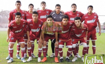 Defensores derrotó a Fútbol San Nicolás y también es puntero.