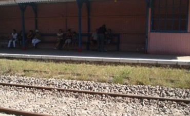 Casi se quedan en el andén