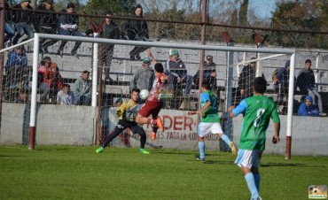 Defensores ganaba 2 a 0 pero el partido se suspendió porque Argentino Oeste se retiro del campo de juego 