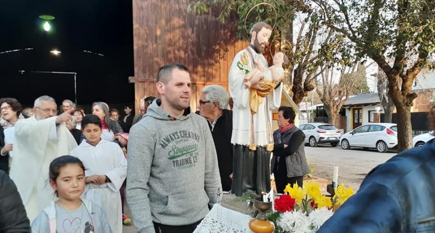 San Cayetano: Los feligreses le rindieron devoción al patrono del pan y del trabajo
