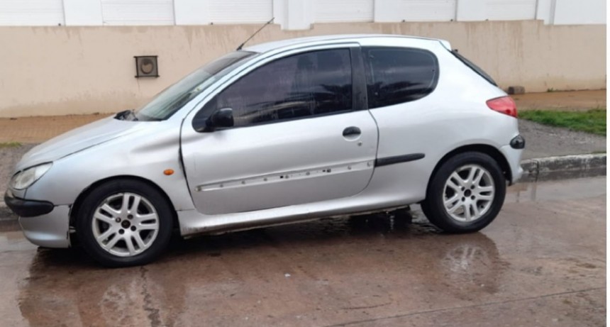 Retiro el auto y se fue...