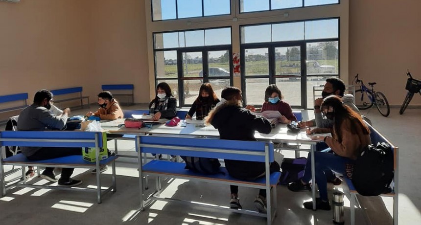 Secundaria Seis: La comunidad educativa ya disfruta del nuevo edificio