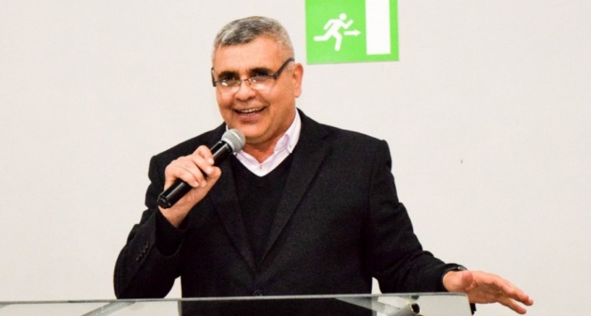 Mario Rosales el pastor que ayuda silenciosamente a vecinos frente a las adicciones y problemáticas sociales