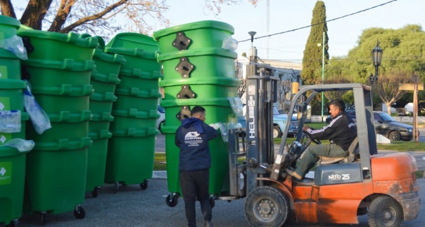  Refuerzo en el servicio de recolección de residuos: Ramallo adquirió 120 nuevos contenedores para sus localidades