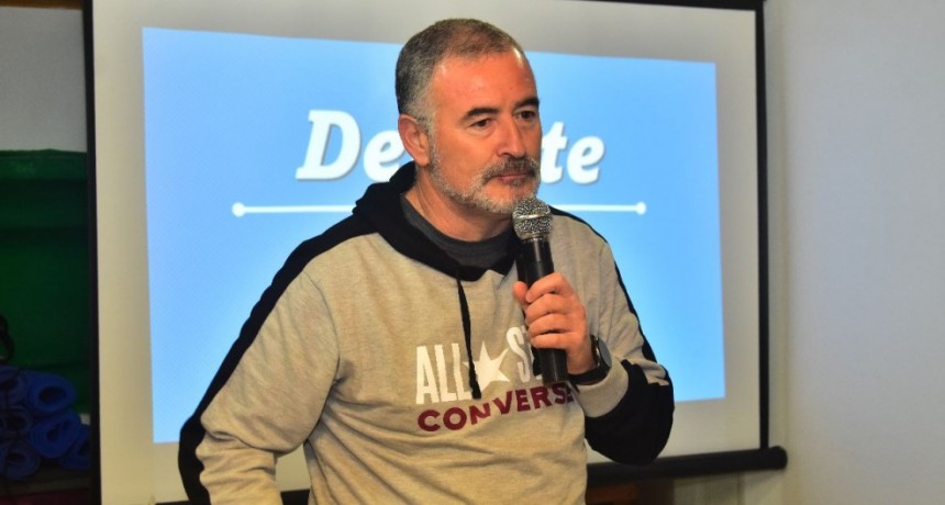 Poletti presentó el plan integral de salud en la localidad de El Paraíso