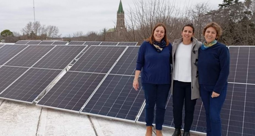 El Instituto Ramallo se convierte en pionero de energías limpias con instalación de paneles solares