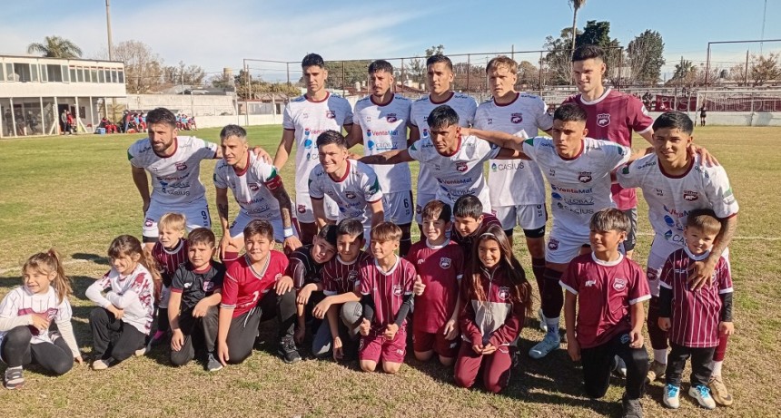 Federal A: Defensores perdió con Boca Unidos y se complicó