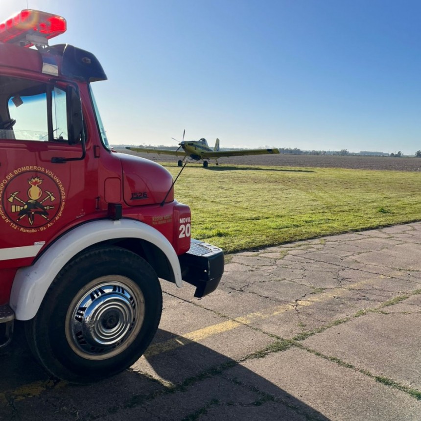 Bomberos de Ramallo, pilar clave en la lucha contra los incendios en las islas Lechiguanas