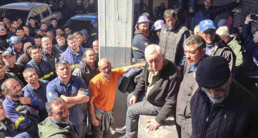 Paro en Ternium: 2800 trabajadores contratistas exigen mejoras salariales y laborales 