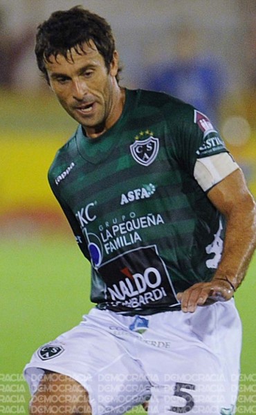 Defensores incorporó a Silvio Iuvalé