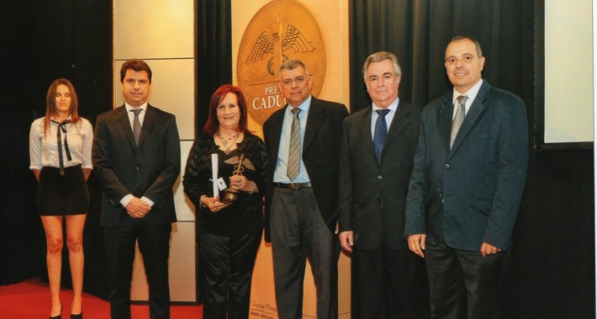 Reporte Semanal fue galardonado por el  Consejo de Ciencias Económicas