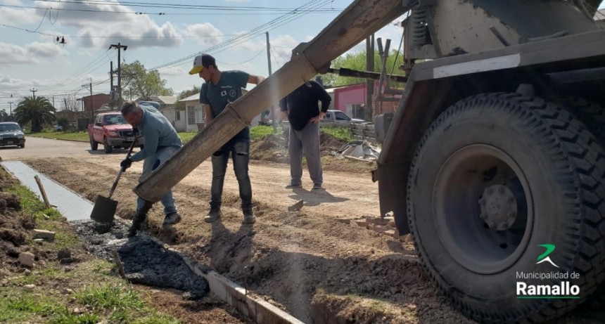 Pérez Millán: Avanza la obra de cordón cuneta
