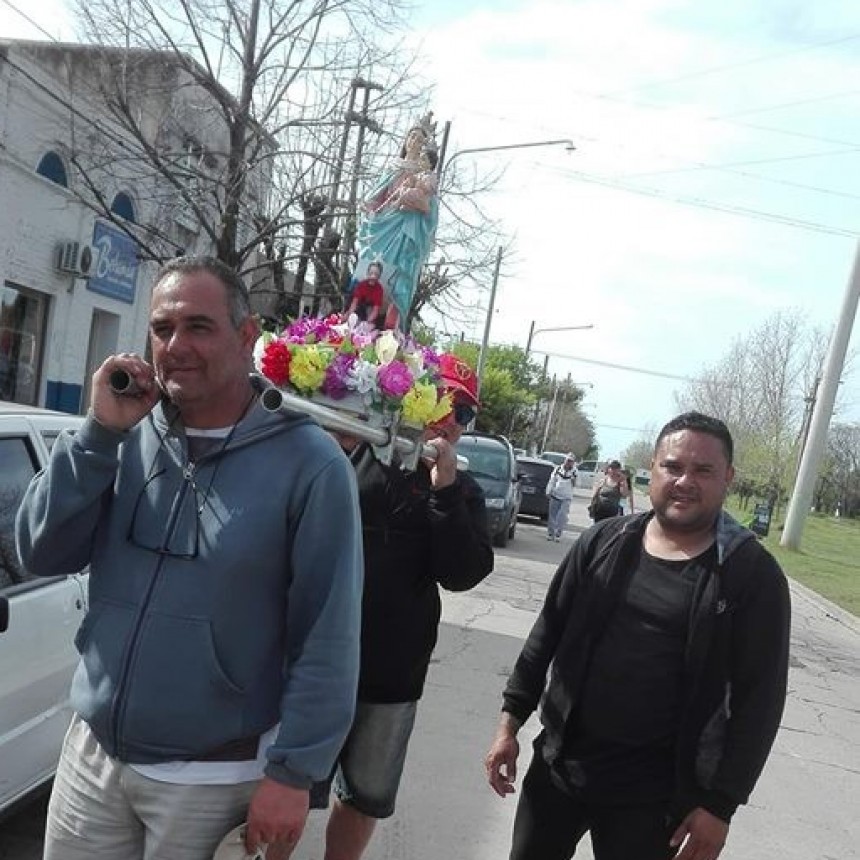 Más de mil peregrinos pasaron por Villa Ramallo para rendirle homenaje a la Virgen del Rosario