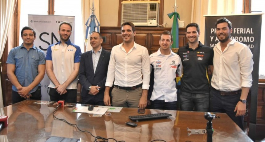 Lanzamiento de la primera carrera en el autódromo San Nicolás 