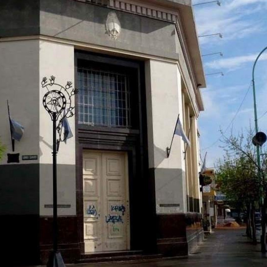 Recordarán a Cháves y Santillán