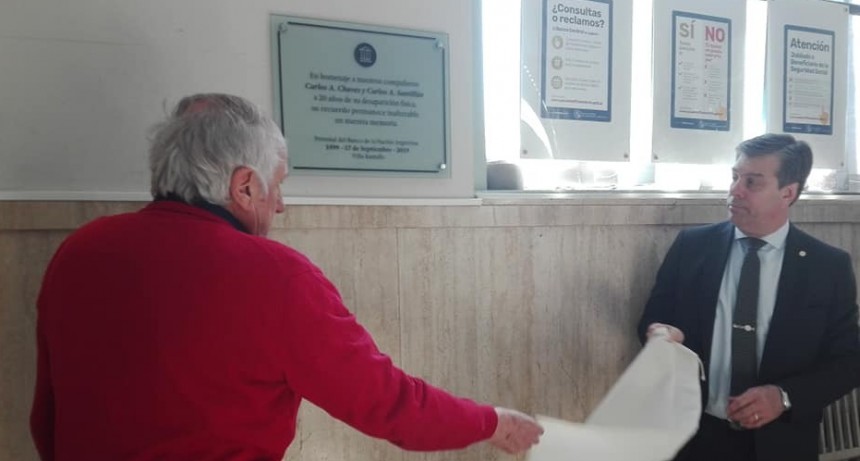 Banco Nación: emotiva ceremonia para recordar a Carlos Cháves y Carlos Santillán