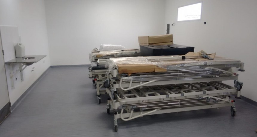 Ya están en el hospital las camas de terapia que donó  Xstorage y Omarac Construcciones S. A.
