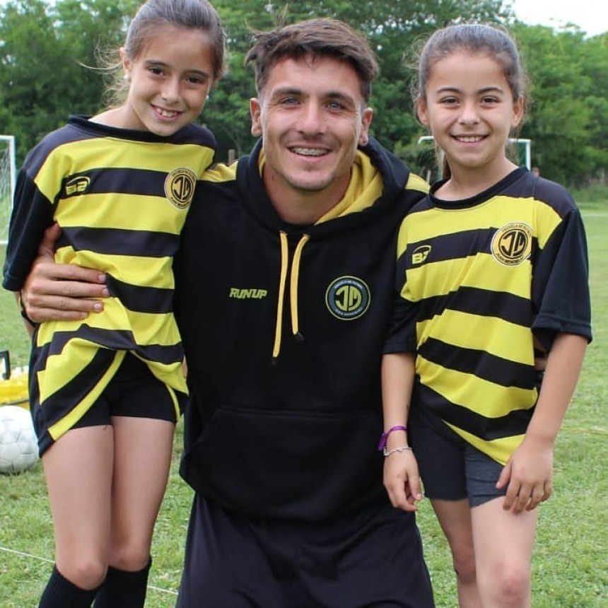 Entrevista a Juan Cruz Mendiburu, fundador de la Escuelita de Fútbol 