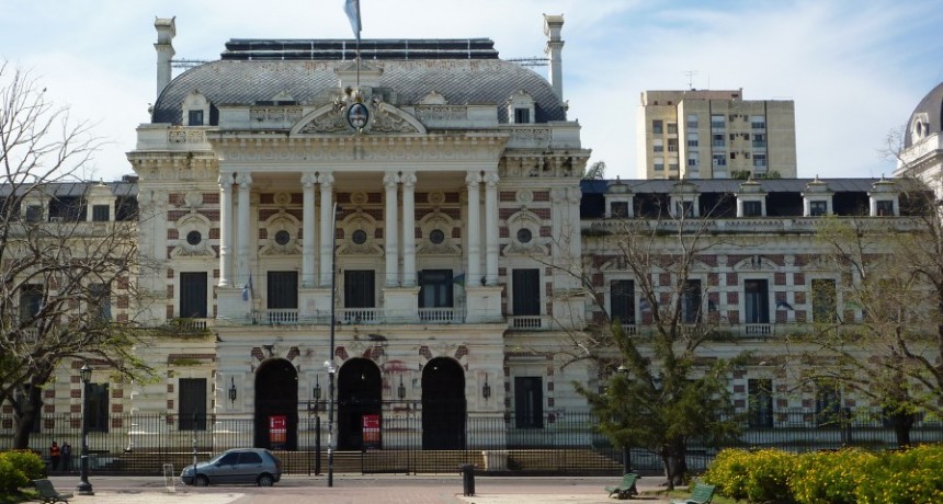 Estatales: habrá aumento y subirá el salario familiar