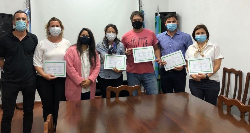 Entrega de certificados del curso de operador ofimático de Excel