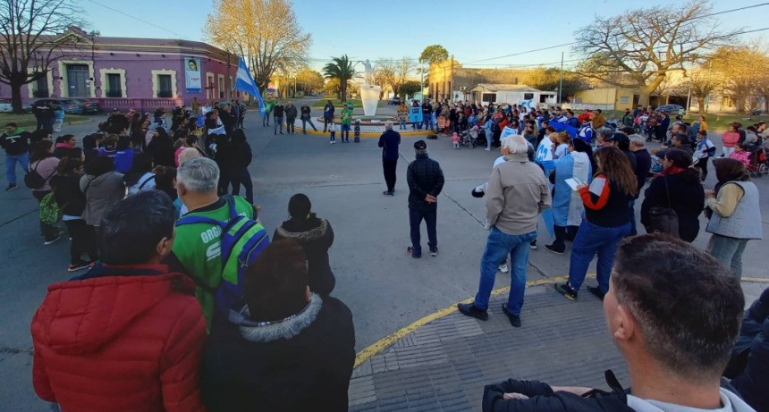 Dirigentes de organizaciones sociales, sindicales y políticas se movilizaron en solidaridad con CFK