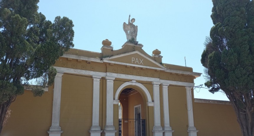 Robaron en el cementerio