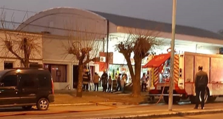 Fuego en una vivienda y varios incendios forestales