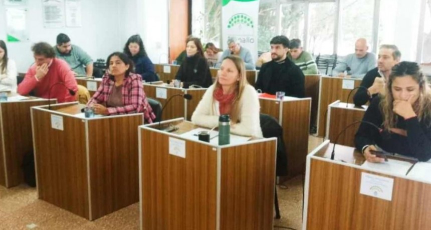 Los ediles aprobaron diversas iniciativas, desde la colocación de cartelería en Pérez Millán hasta la creación de un programa para fortalecer los centros de jubilados