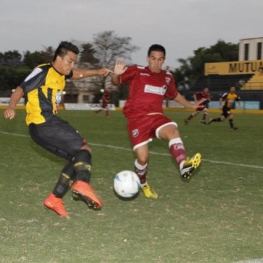 Defensores igual&oacute; con Libertad en Sunchales