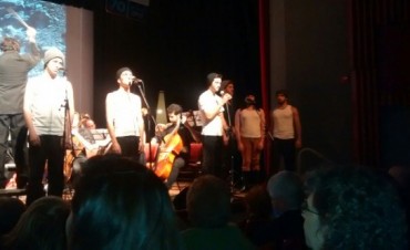 Exitoso debut de Agustín Serra en el musical 