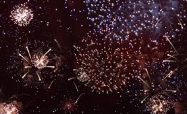Fuegos artificiales a la medianoche: Nueva manera de festejar los 15 años
