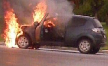 Incendio en el ingreso a la ciudad de Ramallo
