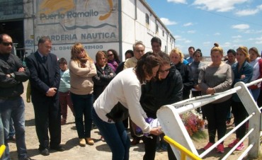 Tragedia en el Paraná: Colocaron una placa recordatoria en el puerto Ramallo