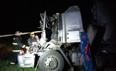Accidente entre dos camiones en ruta 9