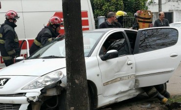 Violento accidente en pleno centro de Villa Ramallo