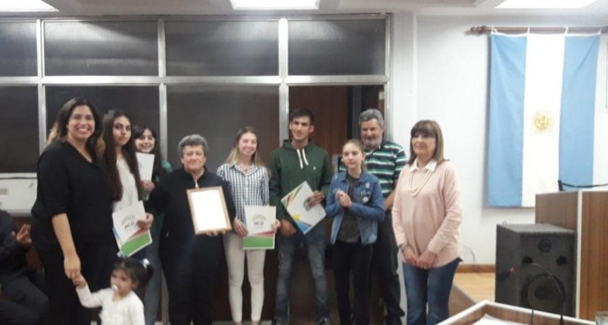 El Concejo destacó a deportistas, músicos, educadores y bomberos