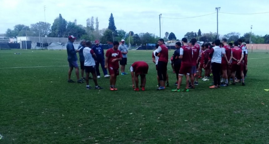 Con el regreso de Héctor Storti Defensores visita a Boca Unidos