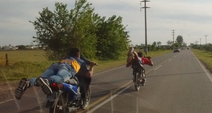 Picadas de motos en el camino de la Costa, una situación que se repite